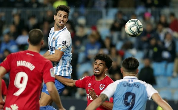 El Málaga remonta y gana al Numancia en casa (2-1)