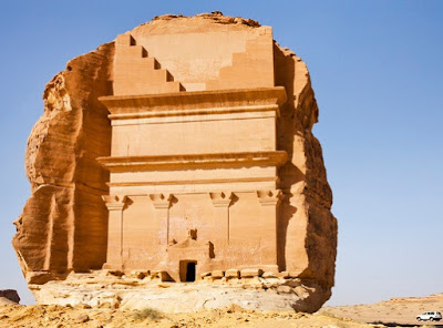 Madain Saleh Tempat Wisata Sejarah di Madinah Arab Saud