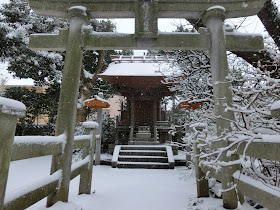 雪の宝戒寺