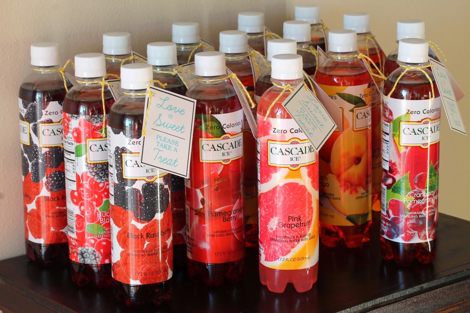 LowCalorie SugarFree Fancy Berry Drink with Cascade Ice Cafe Delites