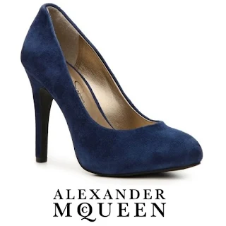 Kate Middleton ALEXANDER MCQUEEN Suede Pumps  STUART WEİTZMAN Muse Clutch