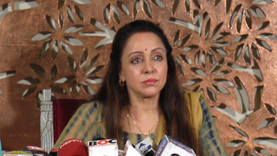 भाजपा सांसद और अभिनेत्री हेमा मालिनी प्रेस कॉन्फ्रेंस में ने ज़मीन विवाद पर सफाई दी 
