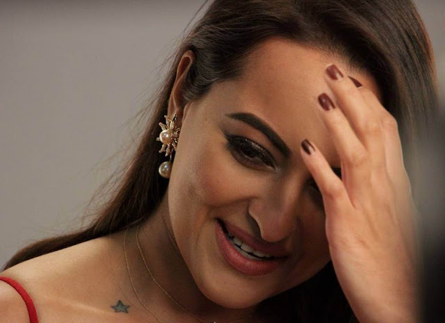 Sonakshi Sinha Beautiful Face Closeups Bollywood Actress Telugu Tamil