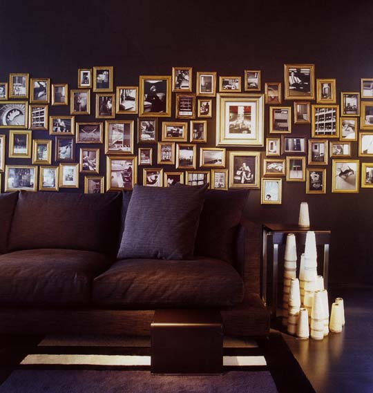 Living rooms with black gallery walls