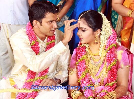 Mallu Actress Suja Karthika Wedding Jewellery Kerala Traditional