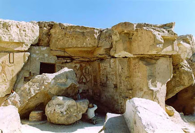 Egyptian tomb falls victim to looters