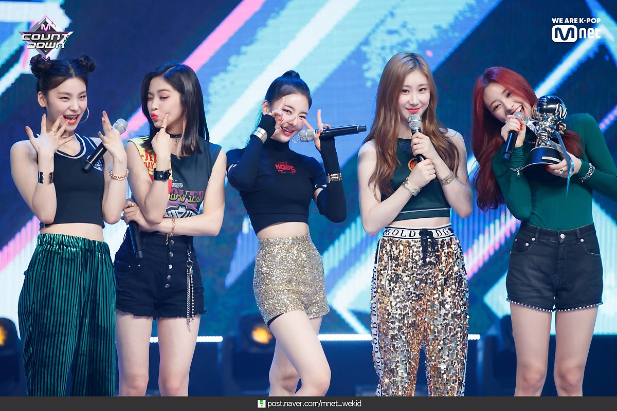 [PHOTOS] 190311 — Lia on ITZY Performance at Mnet M! Countdown