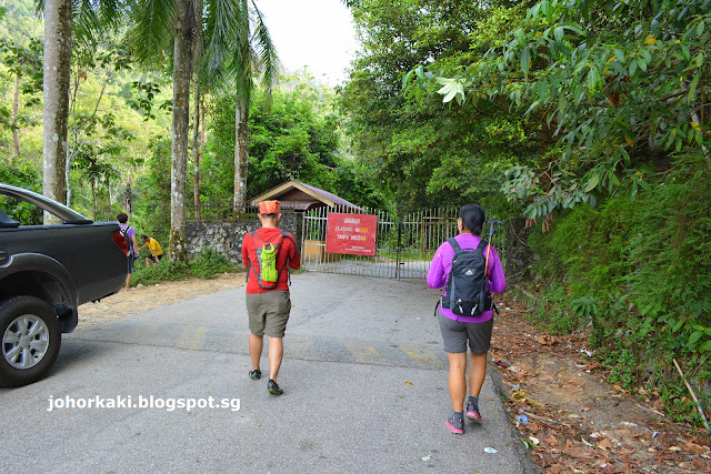 Trekking at Hutan Lipur Gunung Pulai Recreational Forest in Johor Malaysia Hutan-Lipur-Gunung-Pulai-Recreational-Forest-Johor-Malaysia