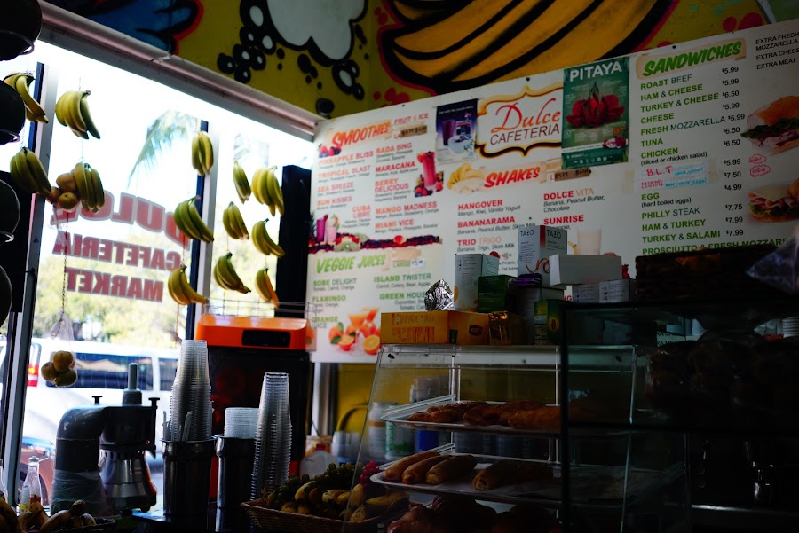 Dulce Café smoothies, coffee and breakfast, South Beach, Miami