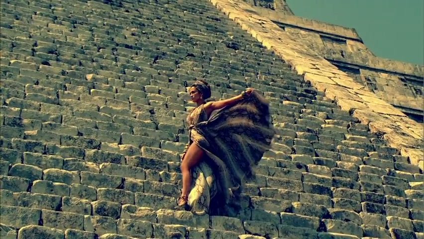 I m into you. Jennifer lopez i'm into you. Im into you фото. I m into you. I m into you 2011.