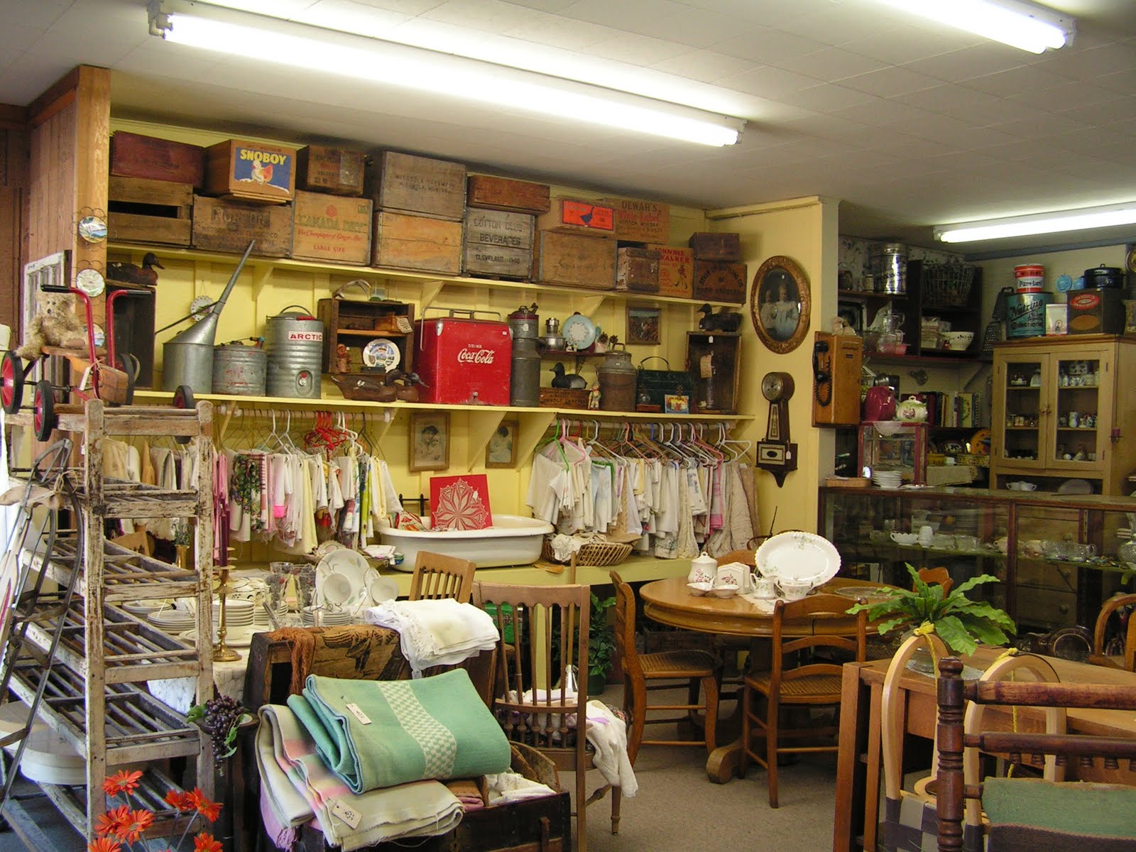 Ennis Montana Real Estate: 111 East Main St Ennis Montana Antiques Store for sale