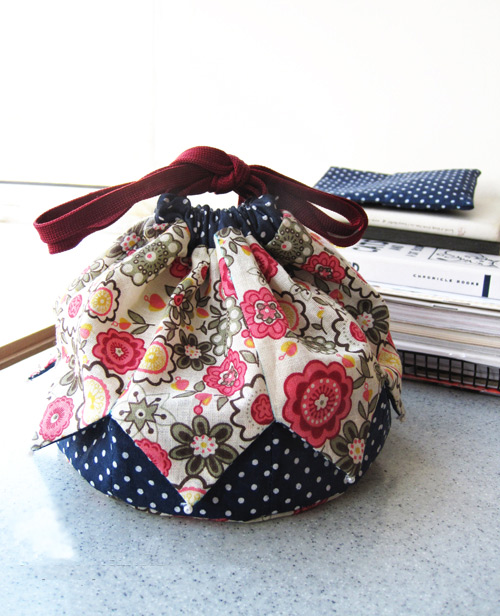 How to Make a Patchwork Drawstring Bag 