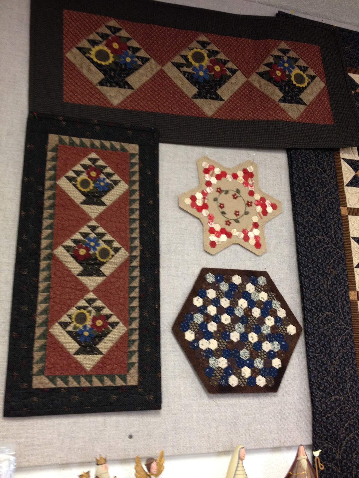 Winding Vine Wanderings Shop HopYellow Creek Quilt Designs