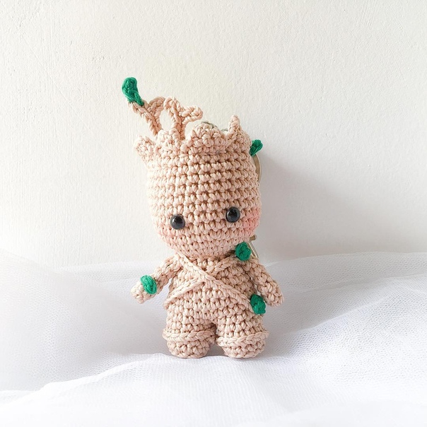 Mini Grot amigurumi DZB0eNfHGWQ