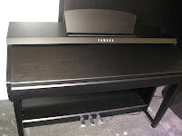 Yamaha CVP601 with closed cover
