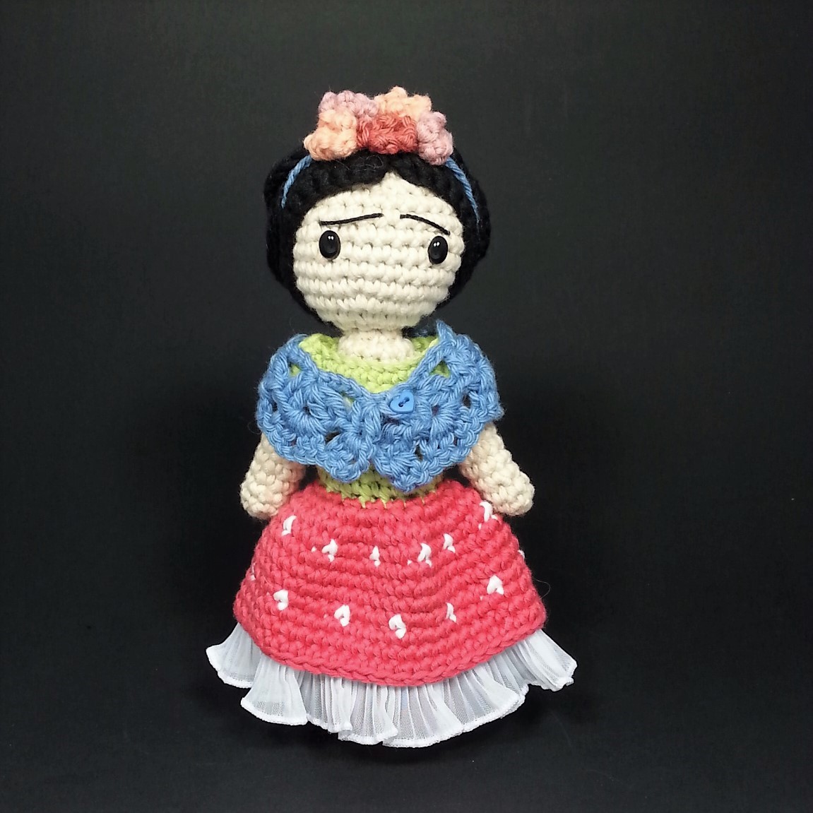 Descabdello The Frida Kahlo crochet pattern, in english