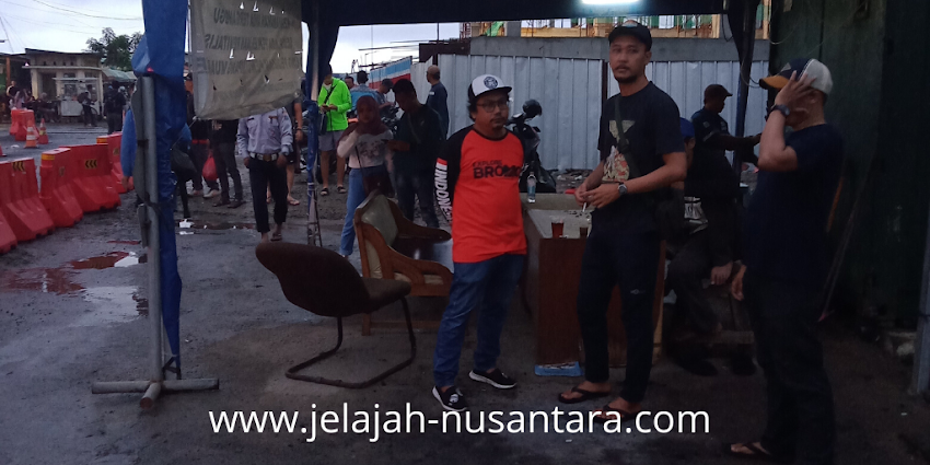 Ruang Tunggu Penumpang di Dermaga Kaliadem - wisata gabungan trip pulau pramuka paket wisata murah open trip pulau pramuka 2 hari 1 malam kepulauan seribu
