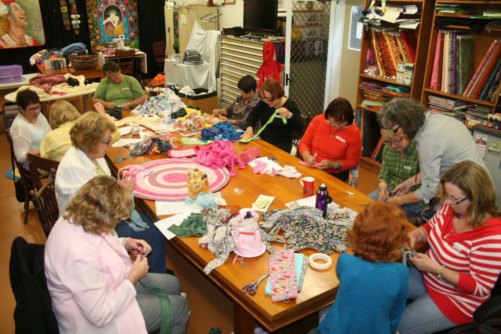 koolkat's quilting blog Second Rag Rug Making at Kathy's studio