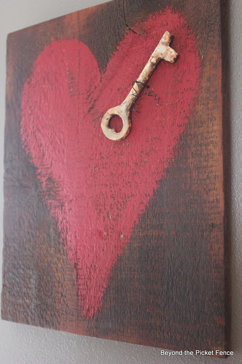 key to my heart reclaimed wood heart art http://bec4-beyondthepicketfence.blogspot.com/2014/01/key-to-my-heart-reclaimed-wood-heart-art.html