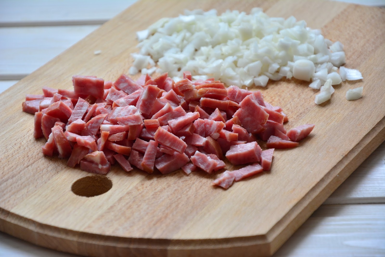 Колбаса нарезанная кубиками