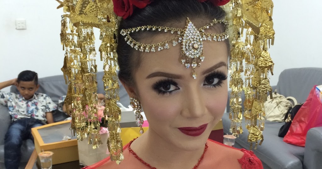 gaun pengantin minang modern