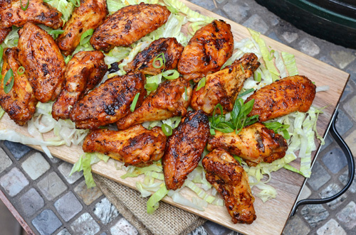 dry rub grilled chicken wings, grilled wing seasoning, kamado wings, how to make wings on the kamado,