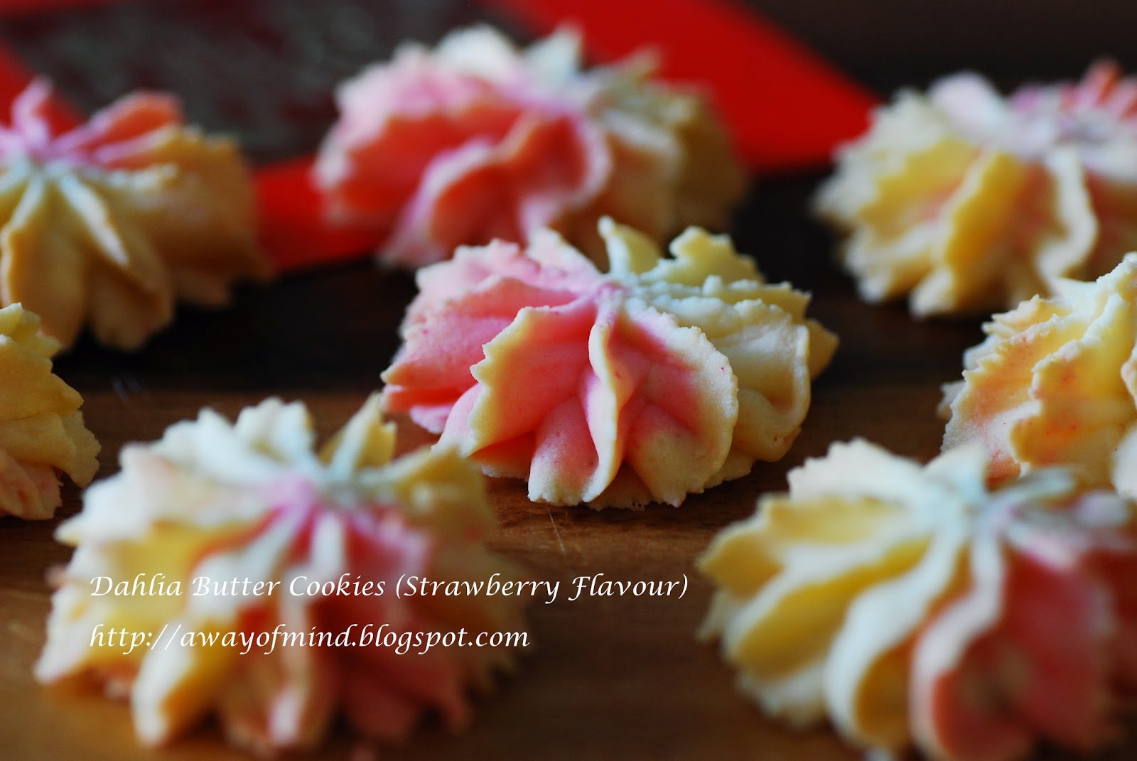 Awayofmind Bakery House Dahlia Butter Cookies with Strawberry Flavour