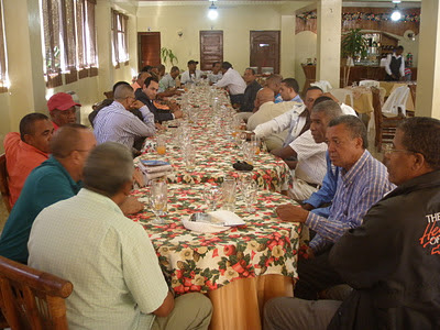 Recibir "generosas"dadivas navideñas es una violación a la ética del periodismo