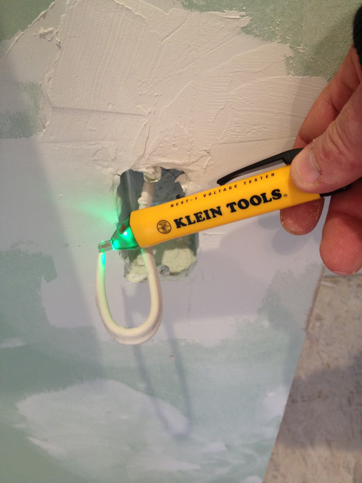 The House is Going to be Great Organize! The Fuse Box