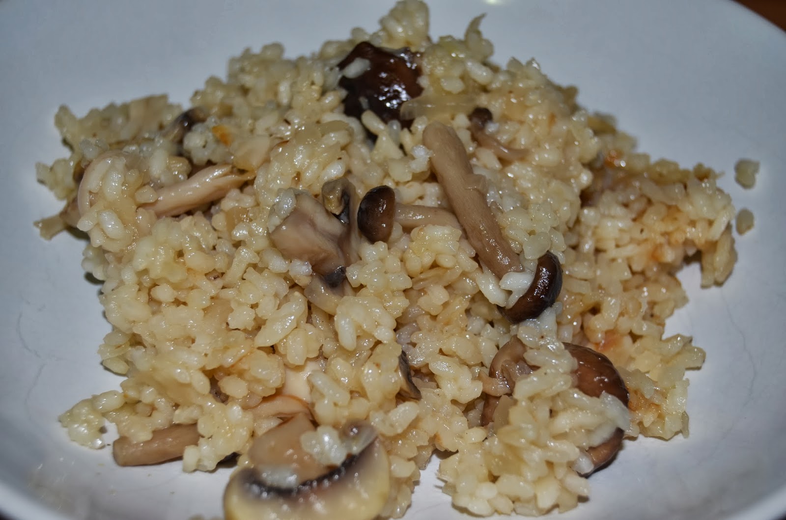 Cocinando vegetales Risotto de setas