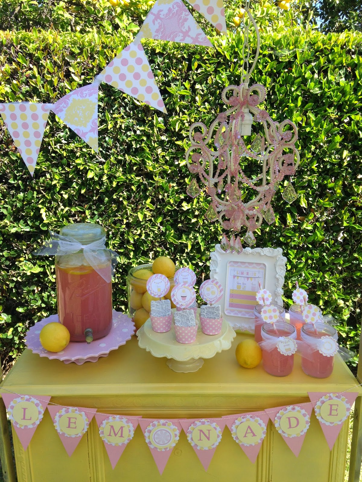 PINK LEMONADE STAND {Free} PRINTABLES LAURA'S little PARTY
