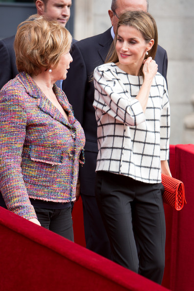 Queen Letizia and Queen Sofia both participated in the Red Cross’ Banderita Day; the day is the largest source of revenue for the Spanish Red Cross to bear its charity projects