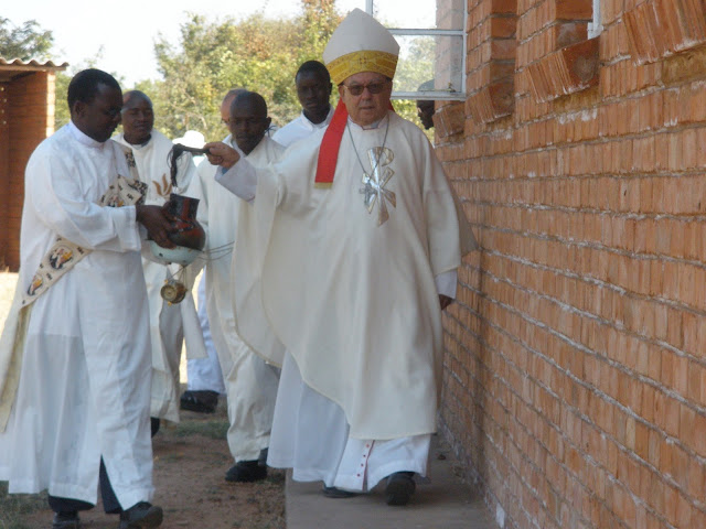 Obispo Ángel en visita pastoral