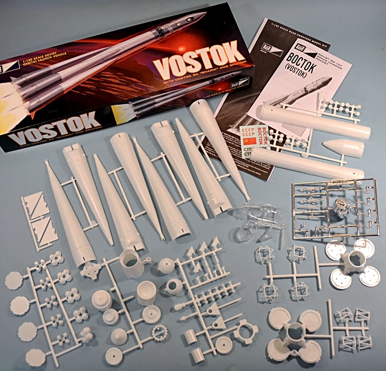 MPC 792 Vostok Orbital Launch Vehicle plastic model kit 1/100 
