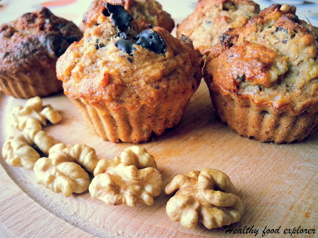 Dietetyczne muffinki z czekoladą i orzechami