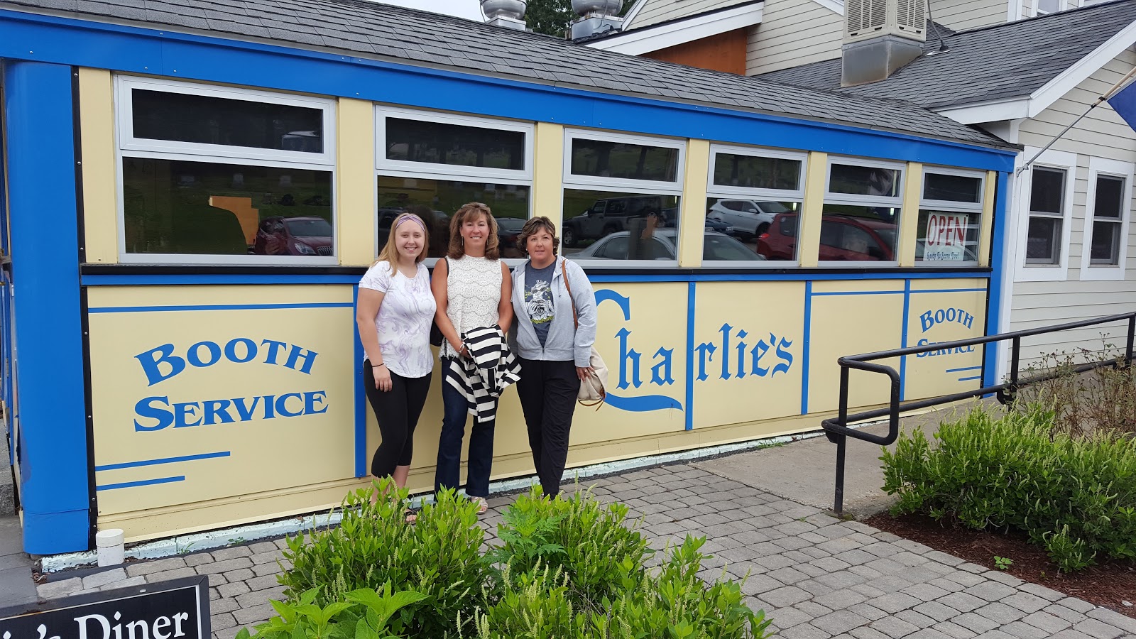 Jill Mo and Mat Diner Drive July 2017 Charlies Diner Spencer MA