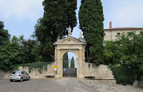The entrance to the Villa Trissino Marzotto