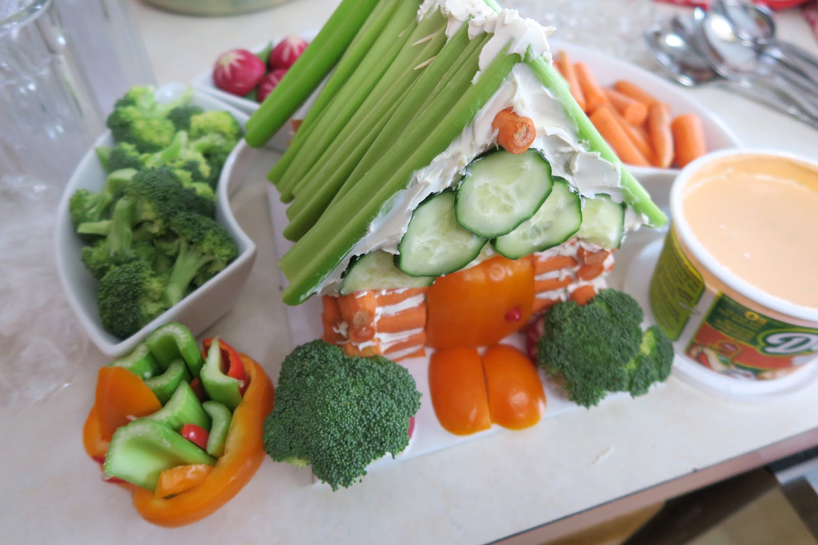 An Apel a Day WW Veggie House {Linky}