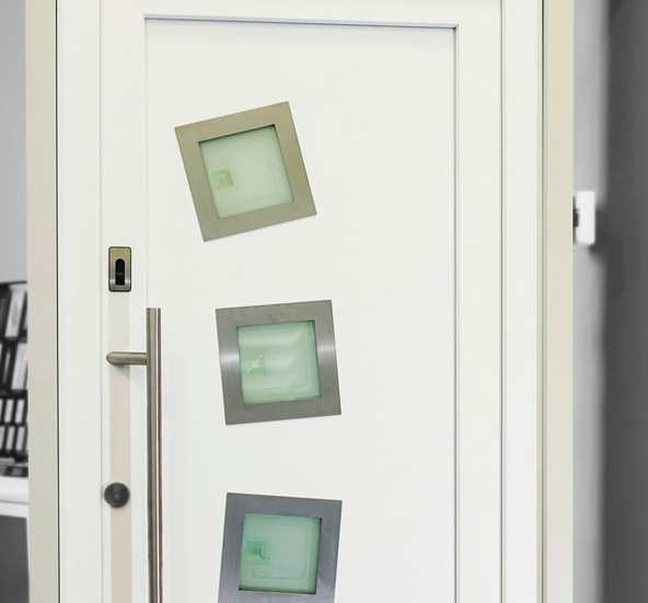 Vse za dom Cene na ceniku vhodnih PVC vrat so v našem podjetju zelo ugodne