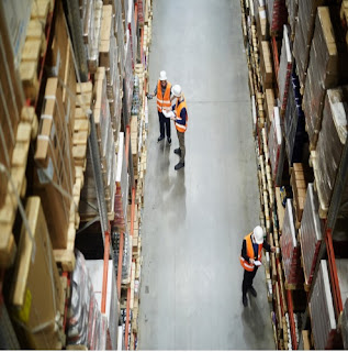 Masuk ke fasilitas logistik Lazada Logistik