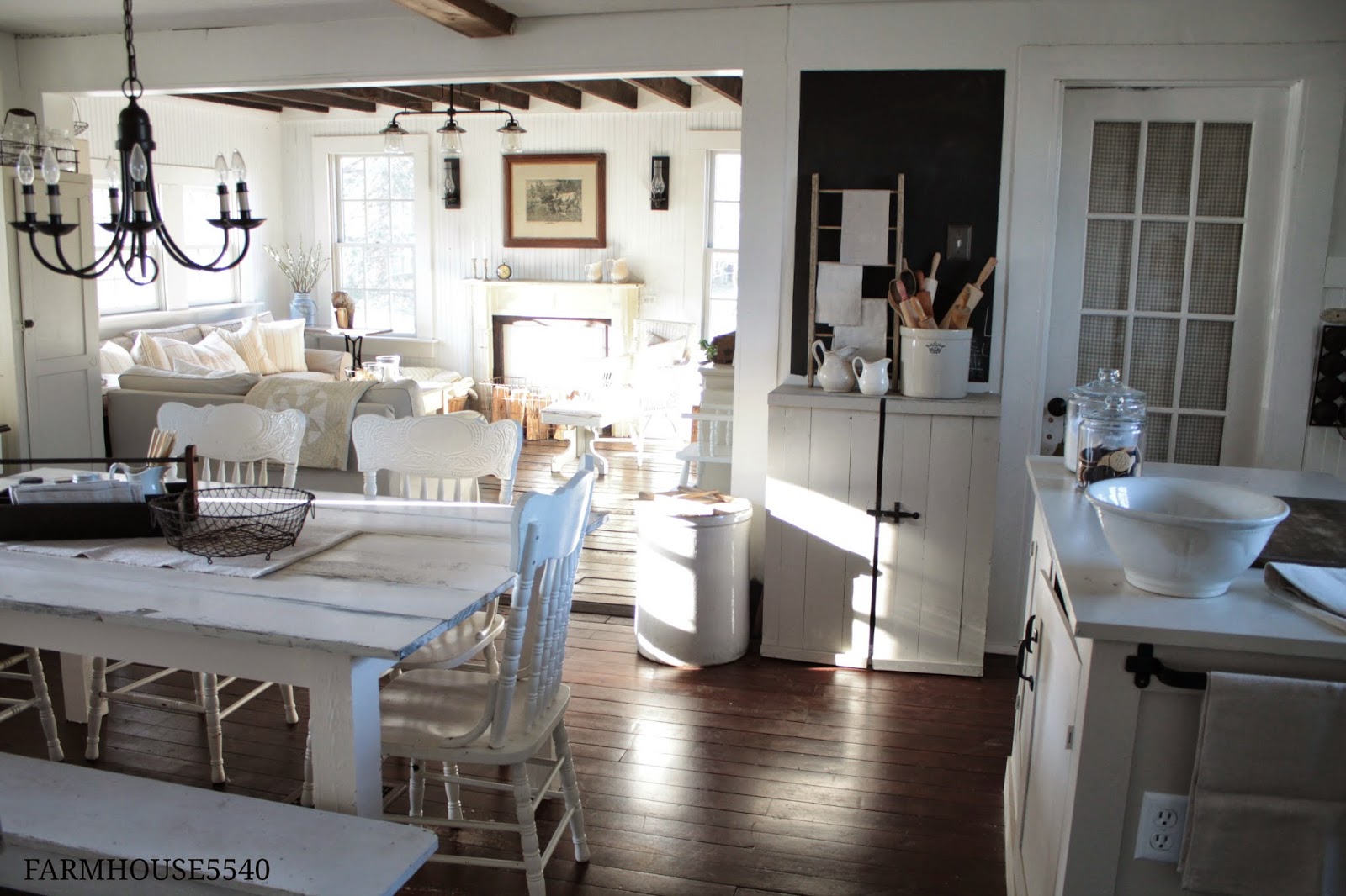 FARMHOUSE 5540: Our Farmhouse Kitchen Table