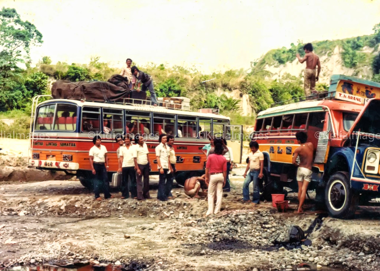 Kumpulan Foto Bus Antar Lintas sumatra Jadul dan Terbaru 