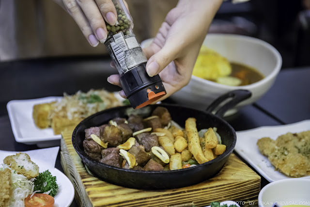 台中人氣咖哩推薦，多國口味平價大份量，假日幾乎一位難求！