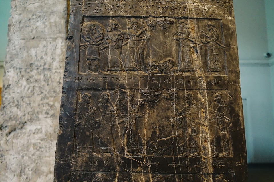 シャルマネセル３世の黒いオベリスク（The Black Obelisk of Shalmaneser III）