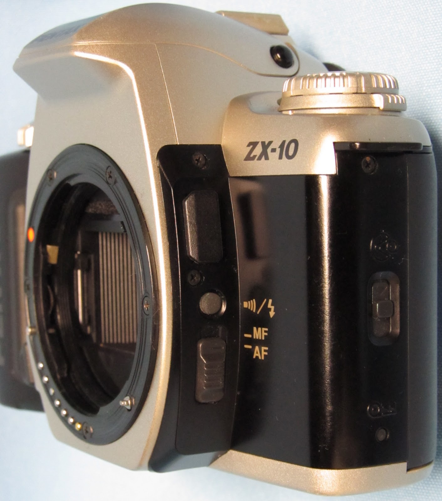 The Chens: The User’s Review: Pentax ZX-10 (MZ-10) 35mm Film Camera