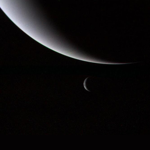 The Crescents of Neptune and Triton as imaged by Voyager 2