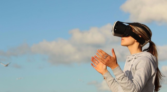 Make money with augmented reality