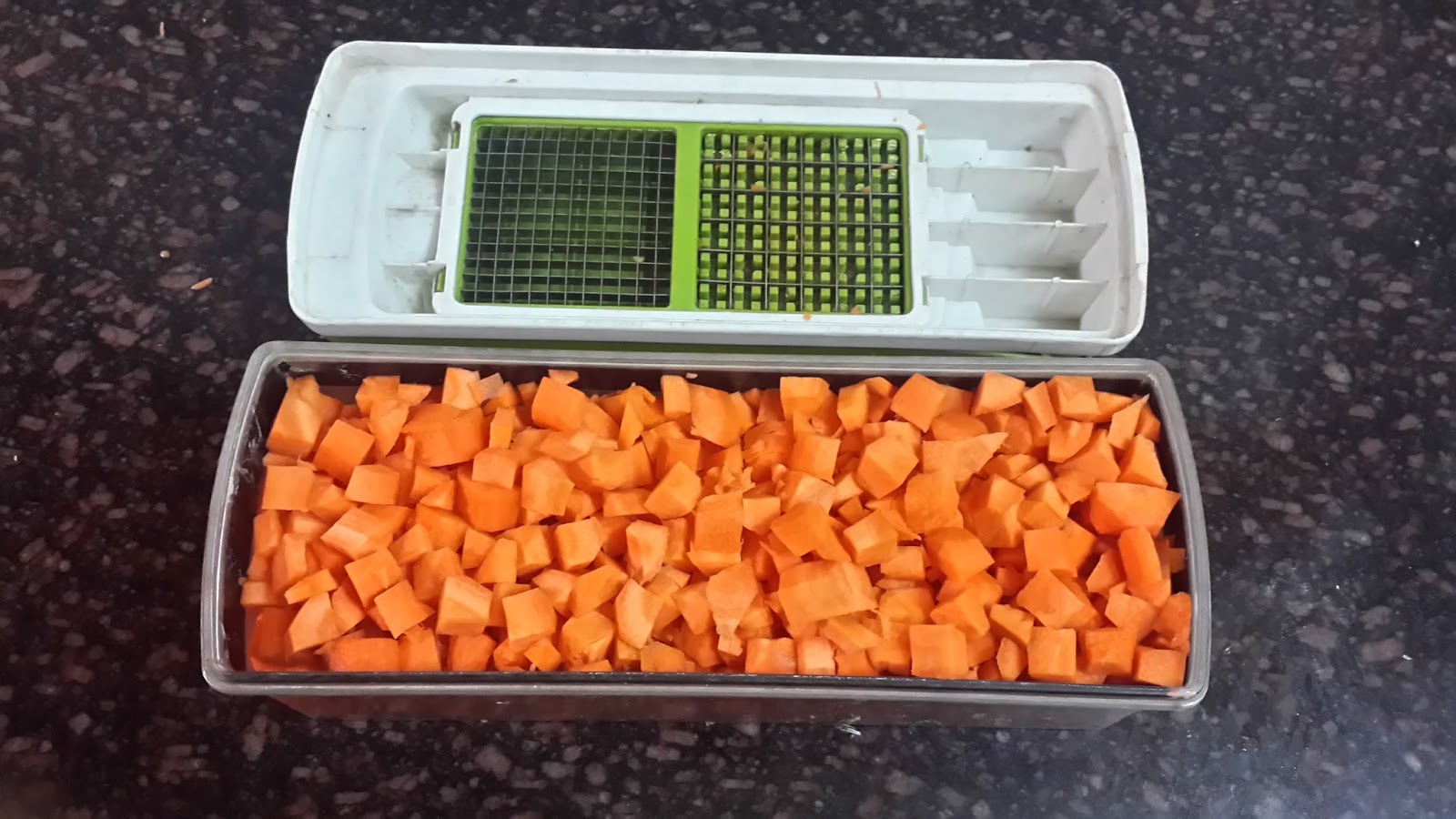 FREEZE STORE DICED CARROTS