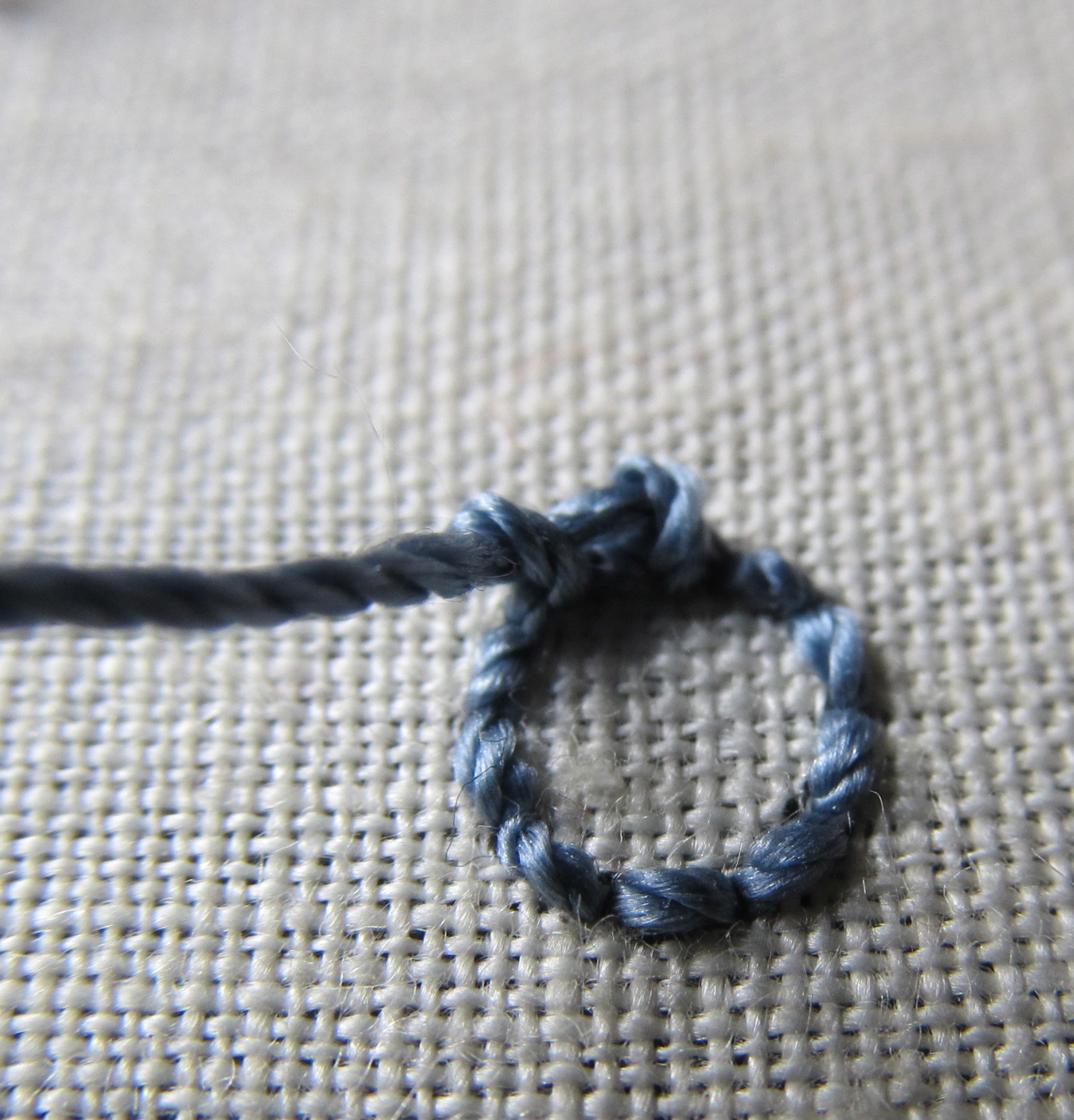 Baroque Embellishments: Spiral Trellis Stitch Instructions