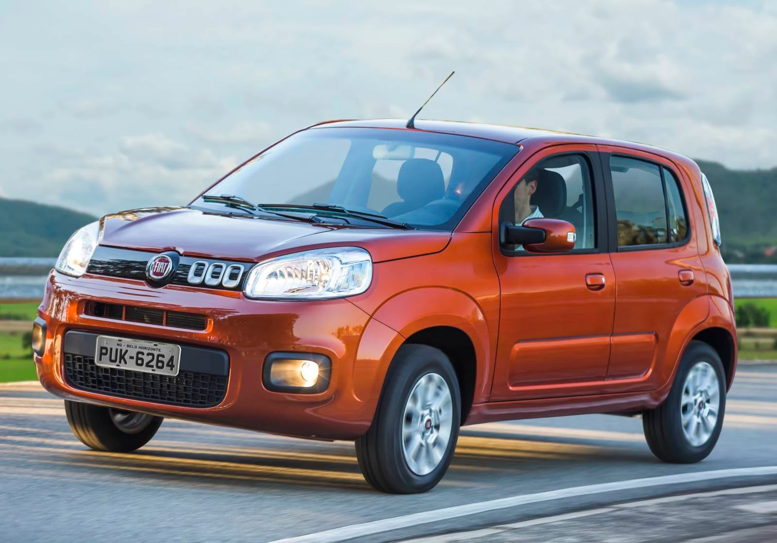 Fiat é líder de vendas em agosto de 2014; Volkswagen avança